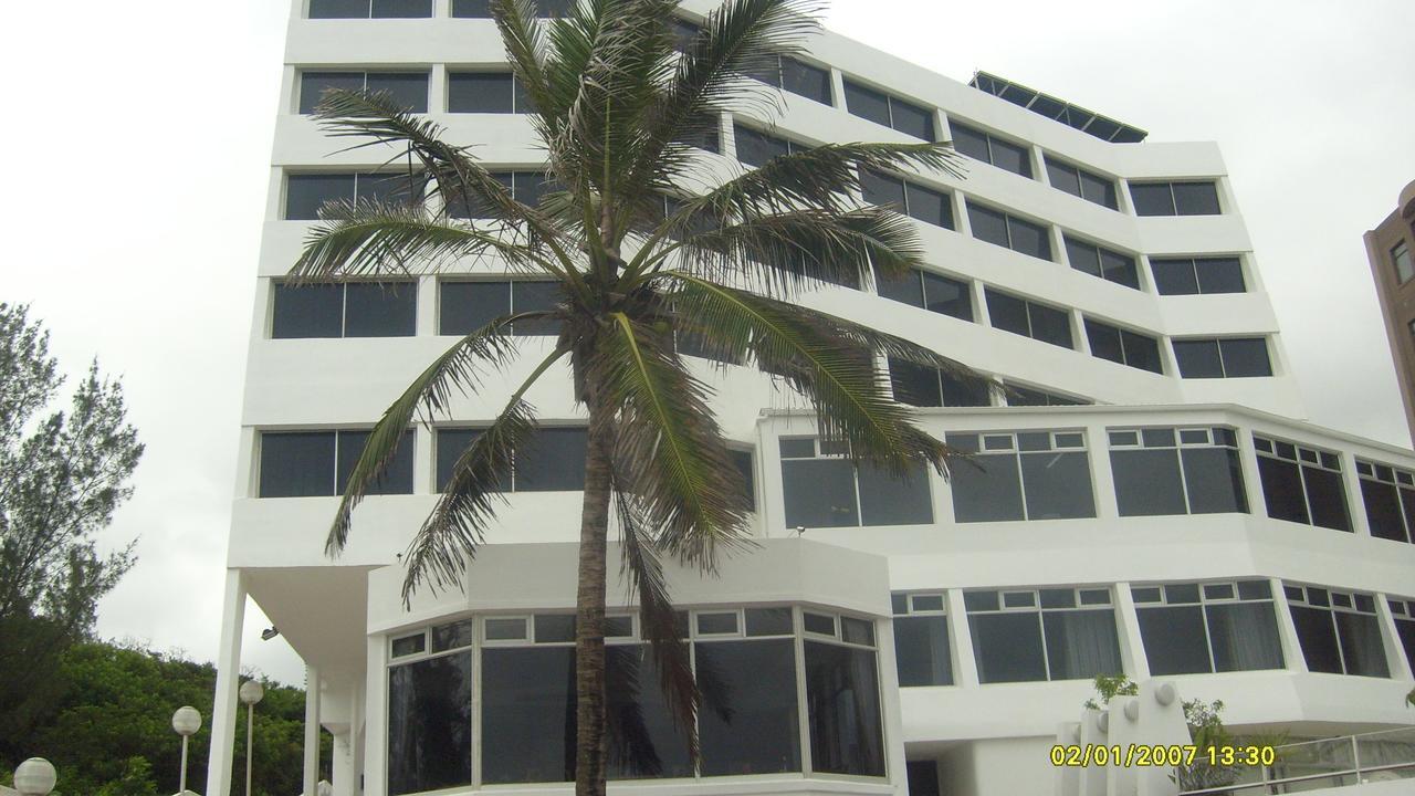 La Mercy Beach Hotel Exterior photo